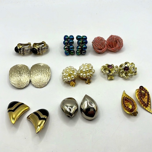 Earrings Lot 9 pair clip on earrings Unsigned Earrings Assorted sizes and Colors - Picture 1 of 11